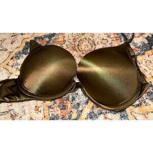 Victoria’s Secret bombshell bra
